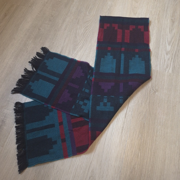 Colorful Geometric Pattern Scarf - Picture 4 of 4